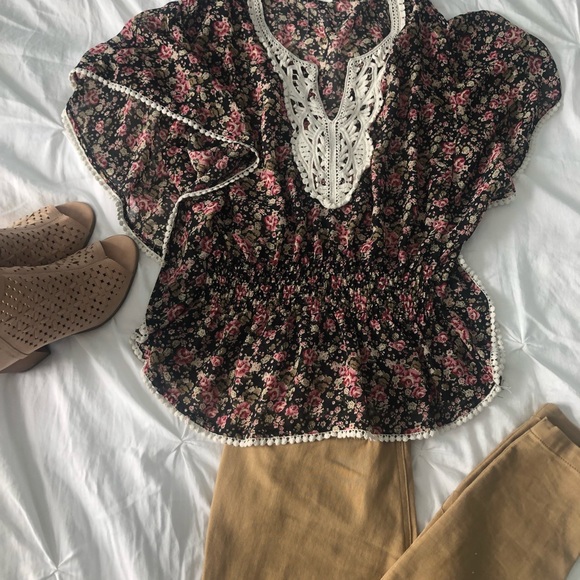 Flower blouse - Picture 4 of 4